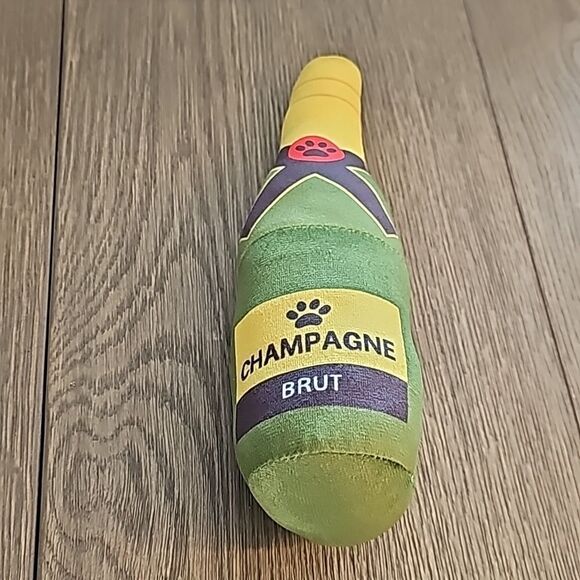 Brand new Dog Toy Plush with Squeaker Dog Mom Posh Puppy Large Dog Toy NWT - Picture 3 of 5